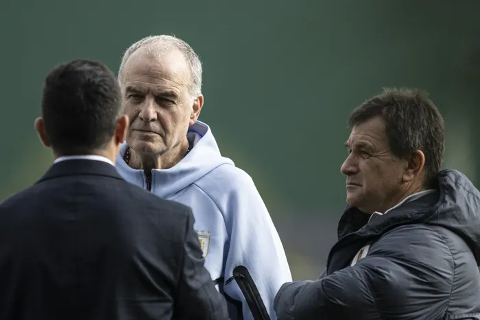 Marcelo Bielsa y Jorge Giordano, el 4 de junio, en el Complejo Celeste · Foto: Ernesto Ryan