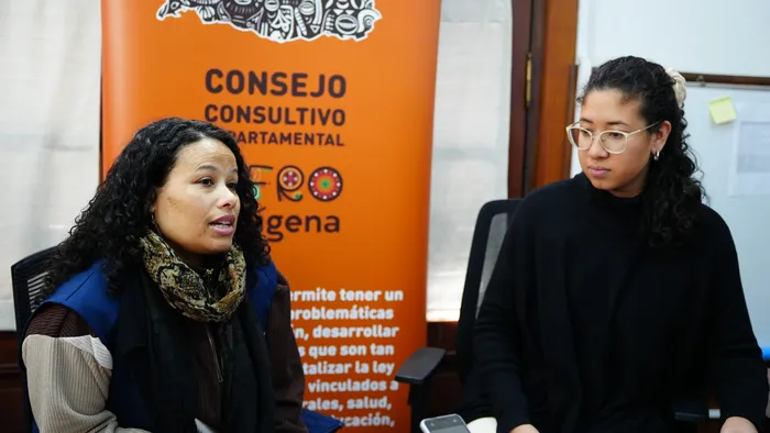 Lourdes González y Ana Vetey en el Consejo Consultivo Afro Indígena. · Foto: Ariel Volpi