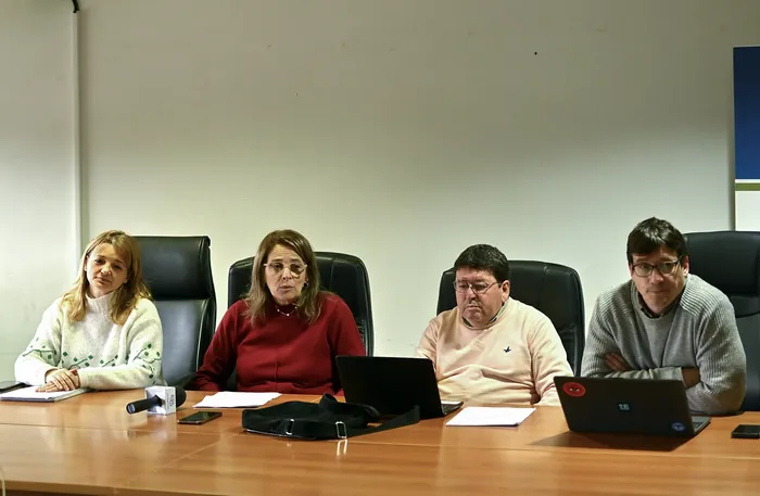 Rosario Piastri, Esther Barata, Gustavo Chiriff y Álvaro Méndez, el 9 de julio, durante la conferencia. · Foto: Ariel Volpi