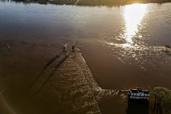 Creciente del río Uruguay, el 2 de agosto, en Salto. · Foto: Ariel Volpi