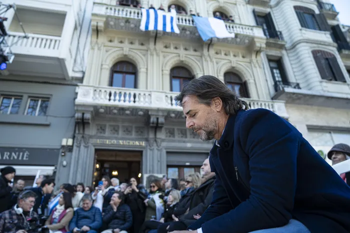 Luis Lacalle Pou, durante los 109 años del Partido Nacional, el 9 de agosto, en Plaza Matriz. · Foto: Ernesto Ryan