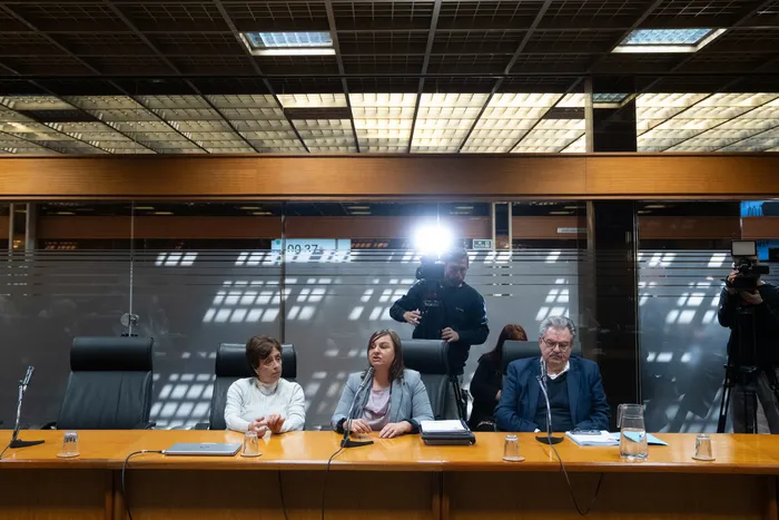 Cristina Rey, María Ana Porcelli y Domingo Beltramelli, el 8 de setiembre, en la comisión de Salud de Diputados. Foto: Ernesto Ryan