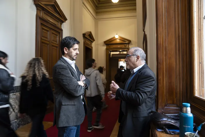 Manuel Echeverría  y Daniel Parrilla, el 8 de setiembre, en el Parlamento · Foto: Ernesto Ryan