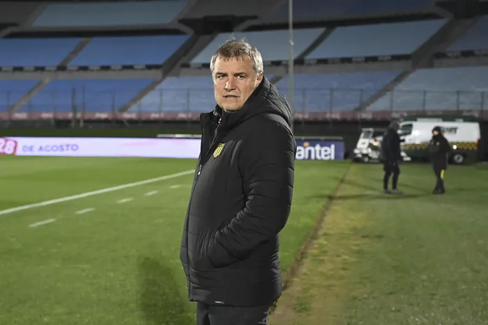 Diego Aguirre, el 13 de setiembre, en el estadio Centenario · Foto: Sandro Pereyra, Agencia Gamba