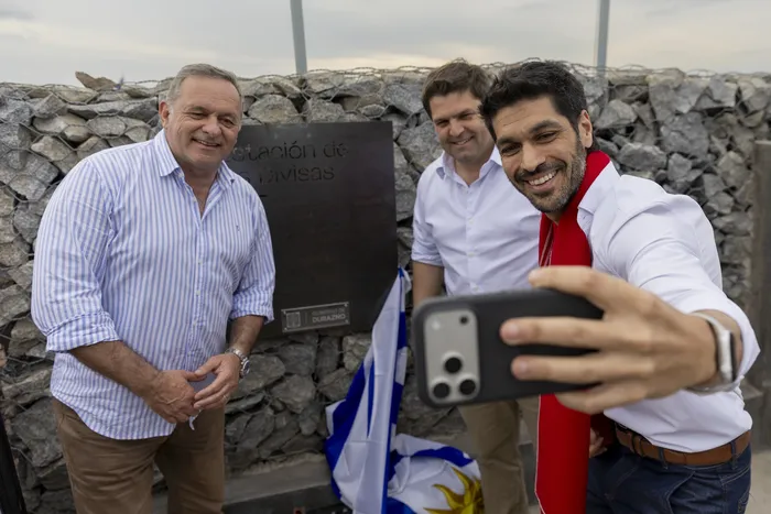 Álvaro Delgado, Andrés Ojeda, Felipe Algorta. Durante la Inauguración de la estacón de interpretación de la Batalla de Carpintería, en Durazno. · Foto: Rodrigo Viera Amaral
