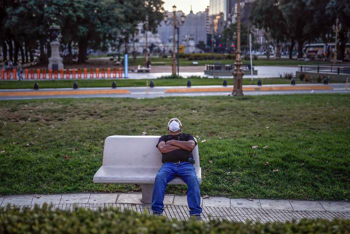 Plaza del Congreso, el lunes, en Buenos Aires. · Foto: Juan Ignacio Roncoroni, EFE 