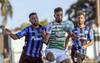 Mario Risso (c), de Plaza Colonia, y Franco Romero y Mario Risso, de Liverpool, en el estadio Belvedere (archivo, febrero de 2020). · Foto: Sandro Pereyra Mario Risso (c), de Plaza Colonia, y Franco Romero y Mario Risso, de Liverpool, en el estadio Belvedere (archivo, febrero de 2020). · Foto: Sandro Pereyra