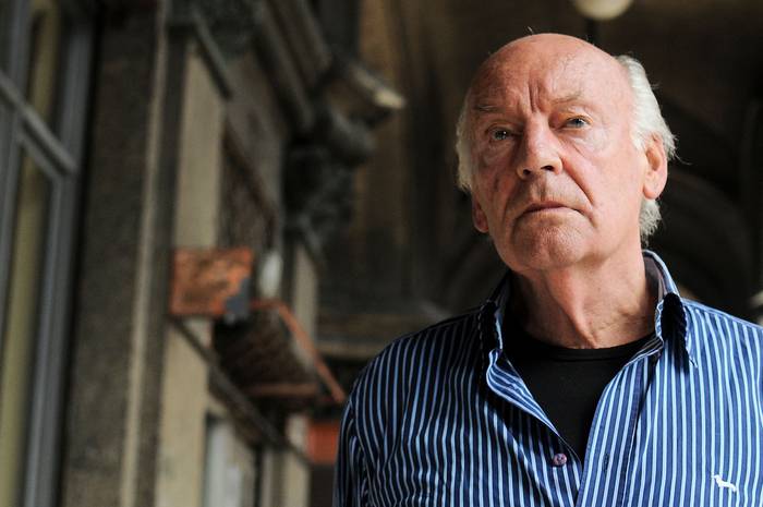 Eduardo Galeano (archivo, marzo de 2012). · Foto: Santiago Mazzarovich / adhocFOTOS
