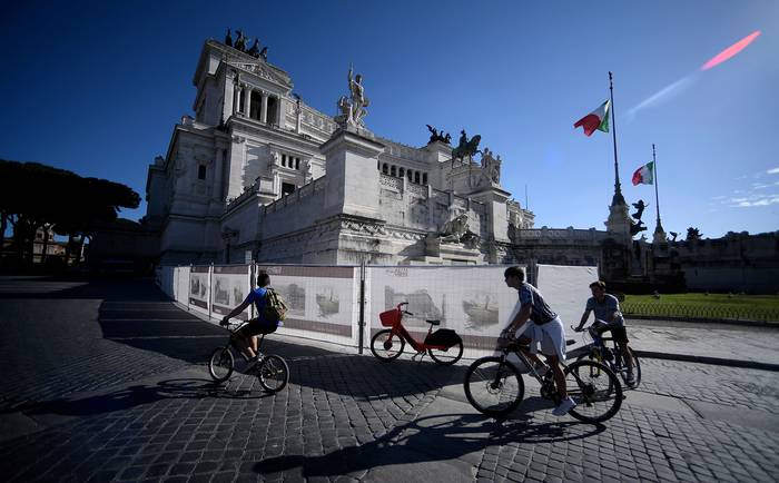 Monumento Altare della Patria, ayer, en el centro de Roma. · Foto: Filippo Monteforte, AFP