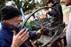 Reparación de bicicletas en el Parque Batlle (archivo, mayo de 2017). · Foto: Nicolás Celaya / adhocFOTOS Reparación de bicicletas en el Parque Batlle (archivo, mayo de 2017). · Foto: Nicolás Celaya / adhocFOTOS