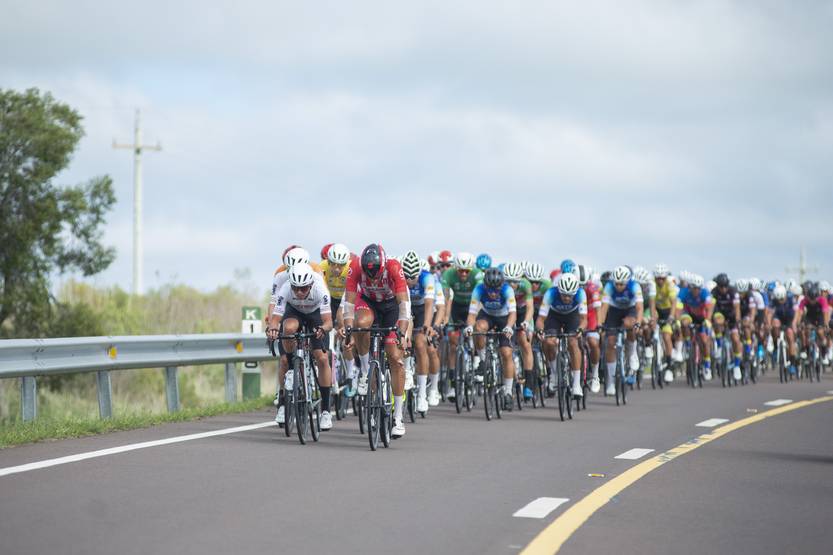 20230405 dep la vuelta peloton
