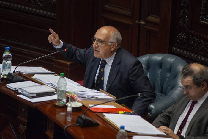Guillermo Domenech, durante una sesión en la Cámara de Senadores, en el Palacio Legislativo (archivo, diciembre de 2021). · Foto: Alessandro Maradei