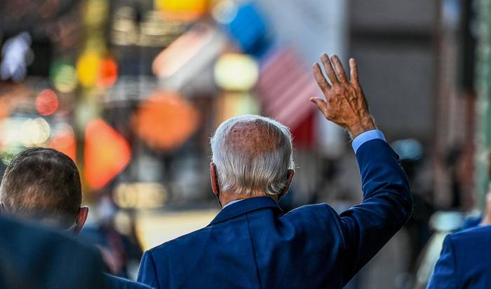 Joe Biden, presidente electo de los Estados Unidos, asiste a una reunión virtual con la Conferencia de Alcaldes de los Estados Unidos, ayer, en Wilmington, Delaware.
 · Foto: Chandan Khanna, AFP