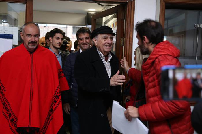 El ex presidente Julio María Sanguinetti al momento de votar en las internas del 30 de junio de 2019, en el liceo Elbio Fernández. · Foto: Pablo La Rosa, ADHOC