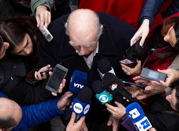 Julio María Sanguinetti en conferencia de prensa, luego de votar en la eleccion interna. · Foto: Pablo La Rosa, ADHOC