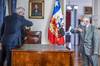 El presidente chileno Sebastián Piñera y el nuevo Ministro de Salud de Chile, Enrique París, el sábado en La Moneda, en Santiago de Chile.
· Foto: Presidencia chilena El presidente chileno Sebastián Piñera y el nuevo Ministro de Salud de Chile, Enrique París, el sábado en La Moneda, en Santiago de Chile.
· Foto: Presidencia chilena