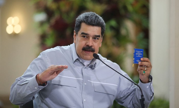 Nicolás Maduro, durante un mensaje a la nación el martes, en Caracas, Venezuela.  · Foto:  efe, palacio de miraflores, s/d de autor