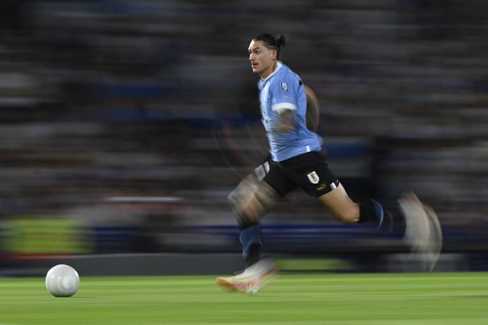 Darwin Núñez, durante el partido Argentina-Uruguay, en el estadio La Bombonera. · Foto: Luis Robayo, AFP