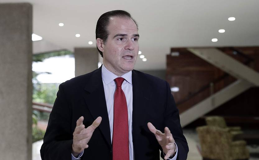 Mauricio Claver 54f448595