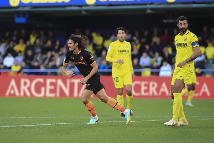 Edinson Cavani, tras el primer gol de Valencia ante Villarreal, el sábado en el estadio de la Cerámica. · Foto: Domenech Castelló, EFE