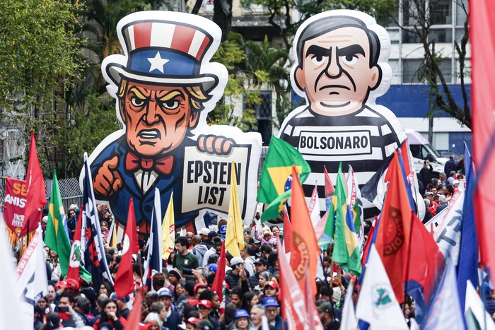 Movilización en apoyo al gobierno de Luiz Inacio Lula da Silva, el 7 de setiembre, durante la conmemoración del Día de la Independencia, en San Pablo. · Foto: Miguel Schincariol / AFP