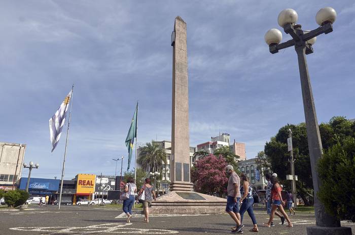 Plaza Internacional ubicada entre las ciudades fronterizas de Rivera y Santana do Livramento.  · Foto: Néstor Pereira
