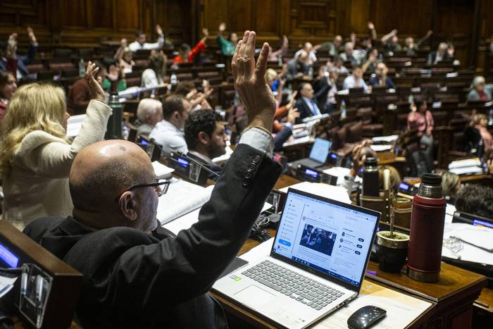 Sesión de la Cámara de Diputados, el martes 25 de abril, durante la votación de la reforma de la seguridad social. · Foto: .