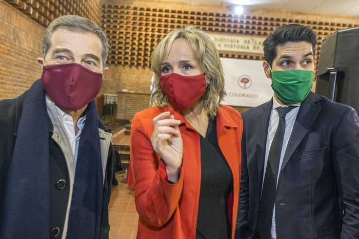 Ernesto Talvi, Laura Raffo y Andrés Ojeda, este martes, en la Casa del Partido Colorado. · Foto: .