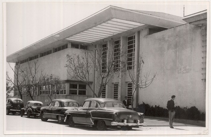 Liceo de San Carlos, Maldonado, año 1957. Foto: Aníbal Barrios Pintos, Biblioteca Nacional de Uruguay 