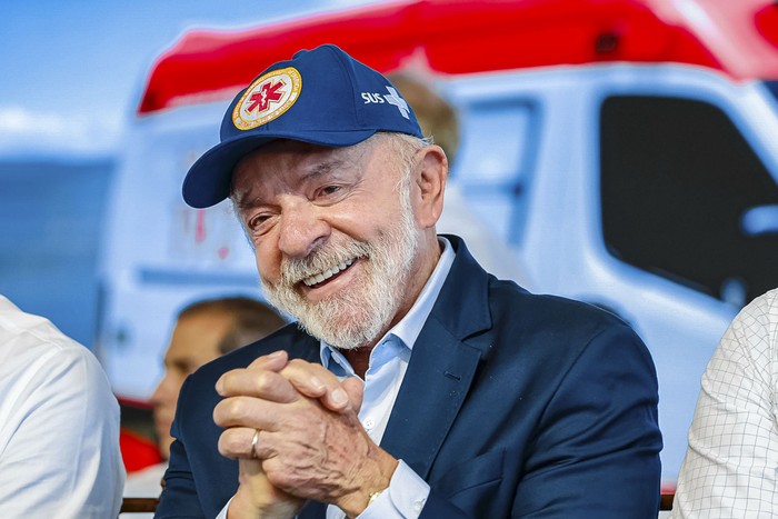 Luiz Inácio Lula da Silva, durante la ceremonia de entrega de ambulancias do SAMU, el 6 de febrero, en Salvador de Bahía. · Foto: Ricardo Stuckert, Presidencia de Brasil