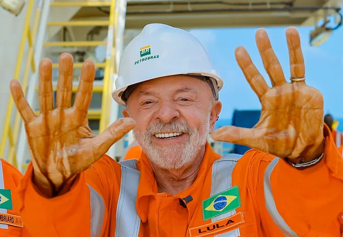 Luiz Inácio Lula da Silva durante la visita al buque-sonda Petrobras en el bloque, el 17 de agosto en Foz do Amazonas. · Foto: Ricardo Stuckert, Presidencia de Brasil