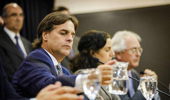 Luis Lacalle Pou en conferencia de prensa, el 20 de octubre, en la Torre Ejecutiva. · Foto: Mara Quintero