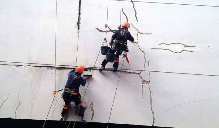 Reparaciones en un edificio en Montevideo (archivo, abril de 2016). · Foto: Ricardo Antúnez, adhocFOTOS