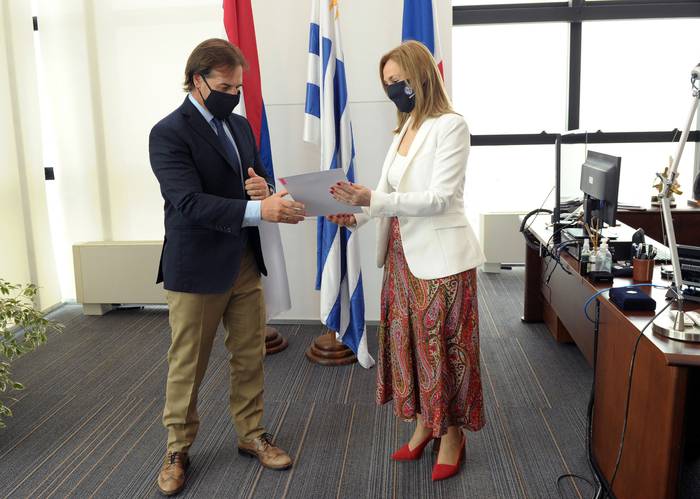 Luis Lacalle Pou entrega cartas credenciales a nueva embajadora de Uruguay en España Ana Teresa Ayala.
 · Foto: Álvaro Salas, Presidencia