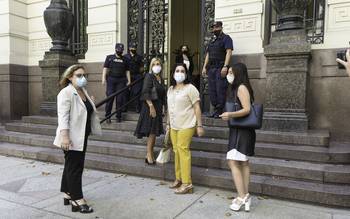 Ana Olivera; Beatriz Argimon; Maria Eugenia Rosello y Silvia Perez Bonavita, ayer, en la Suprema Corte de Justicia. · Foto: Federico Gutiérrez