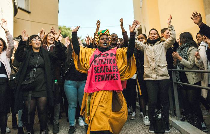 Movilización con motivo del día internacional de lucha contra la mutilación genital femenina y la violencia sexual, el 6 de febrero de 2020, en el teatro Toursky, en Marsella, Francia.
 · Foto: Théo Giacometti, AFP