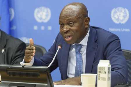 Gilbert Fossoun Houngbo, presidente del Fondo Internacional de Desarrollo Agrícola, durante la presentación del informe El estado de la seguridad alimentaria y la nutrición en el mundo 2019. · Foto: Loey Felipe, ONU Gilbert Fossoun Houngbo, presidente del Fondo Internacional de Desarrollo Agrícola, durante la presentación del informe El estado de la seguridad alimentaria y la nutrición en el mundo 2019. · Foto: Loey Felipe, ONU