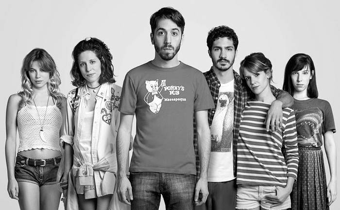 Voley. Dirigida por Martín
Piroyansky. Con Piroyansky, Violeta
Urtizberea, Chino Darín. Argentina,
2014.