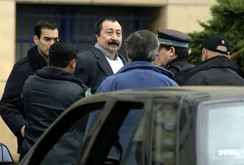 Sergio Galvarino Apablaza, exlíder del Frente Patriótico Manuel Rodríguez de Chile, en la Alcaldía de los Tribunales, el 27 de junio de 2005, en Buenos Aires. · Foto: Rolando Schemidt, AFP