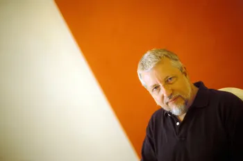 Foto principal del artículo 'Un camaleón deslumbrante: Dan Simmons (1948-2026)' · Foto: AFP