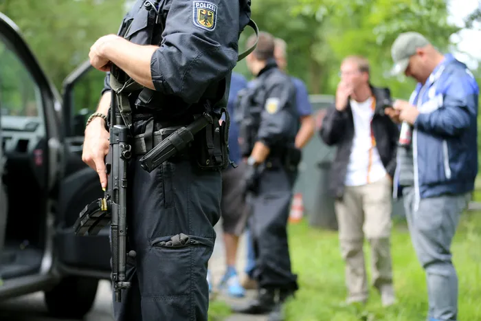Control policial en la frontera de Aquisgrán, Alemania, el 16 de junio de
2016. · Foto: Oliver Berg, AFP
