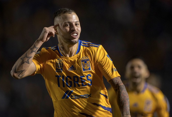 Nicolás López, celebra un gol durante su pasaje por Tigres, en el estadio Universitario de Monterrey, México (archivo, 2021). · Foto: Julio César Aguilar