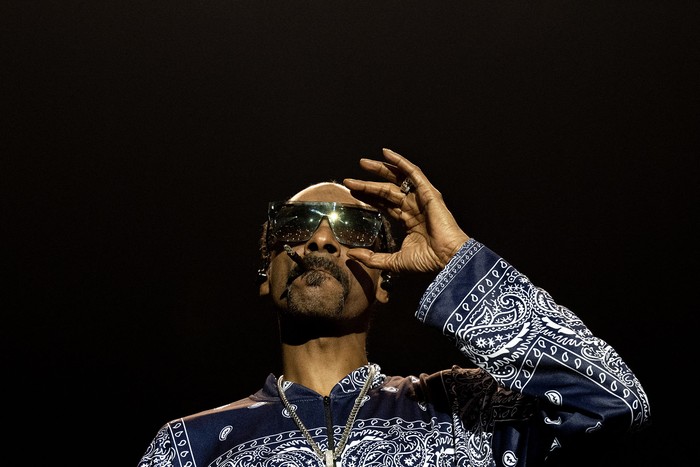 Calvin Cordozar Broadus Jr, también conocido como Snoop Dogg, durante una actuación en París (archivo, 2023). · Foto: Anna Kurth, AFP