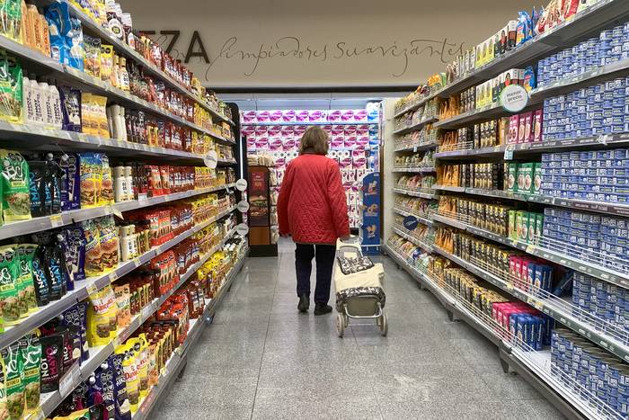 Supermercado en Argentina (archivo, agosto de 2023). · Foto: Stringer, AFP