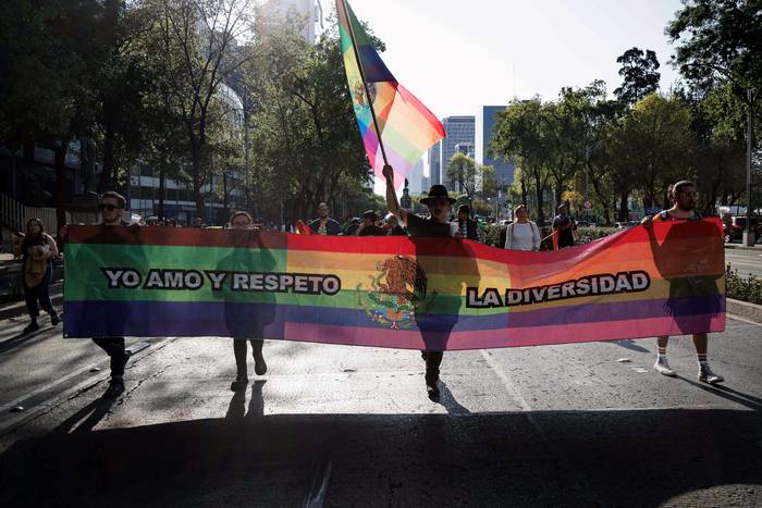 Manifestación por la muerte de Samantha Gómez, activista LGBTQ, el 15 de enero, en México. · Foto: Rodrigo Oropeza, AFP