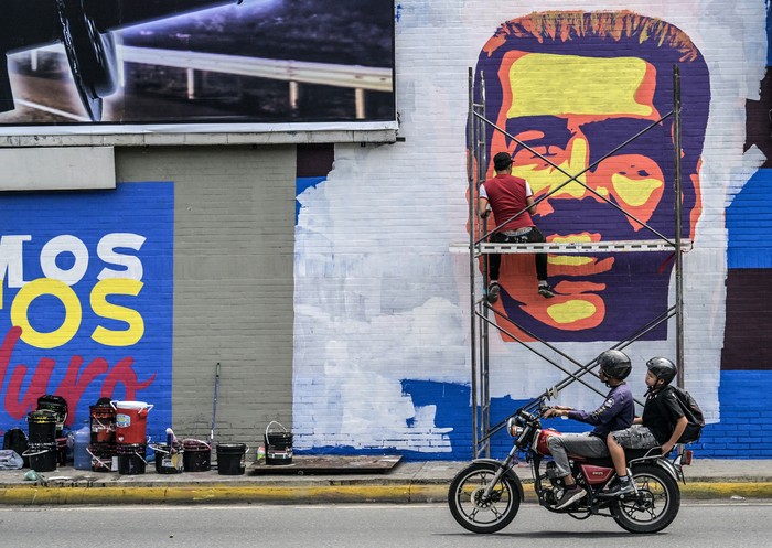 Mural en Caracas, el 5 de junio de 2024. · Foto: Juan Barreto, AFP