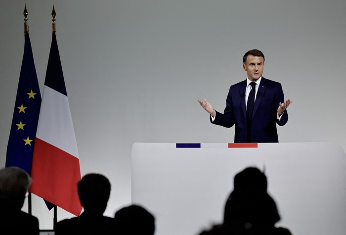 El presidente de Francia, Emmanuel Macron, durante una conferencia en el Pavillon Cambon Capucines de París, el 12 de junio de 2024. · Foto: Stephane de Sakutin, AFP