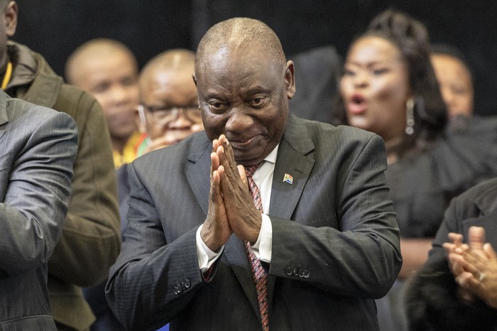 El presidente del CNA, Cyril Ramaphosa, tras ser anunciado presidente, después de ser electo durante la primera sesión del Nuevo Parlamento Sudafricano en Ciudad del Cabo, el 14 de junio. · Foto: Wikus de Wet, AFP