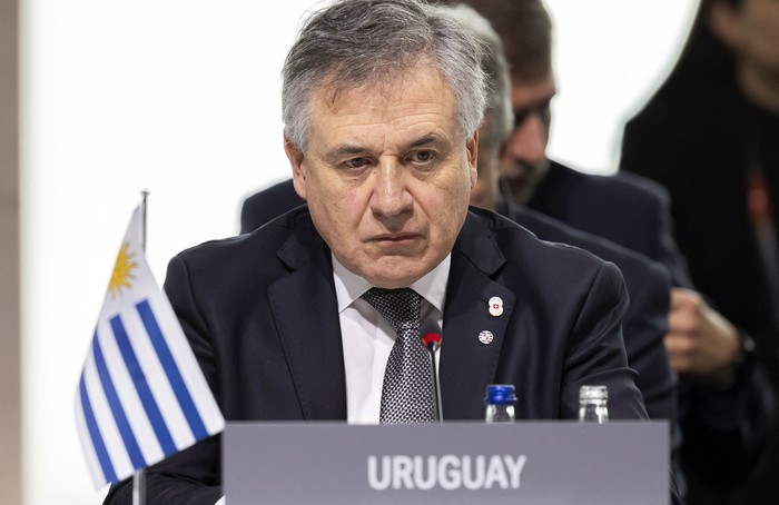 Omar Paganini, ministro de Relaciones Exteriores de Uruguay, en la sesión plenaria durante la Cumbre por la Paz en Ucrania, el 16 de junio, en Lucerna. · Foto: Urs Flueeler, AFP
