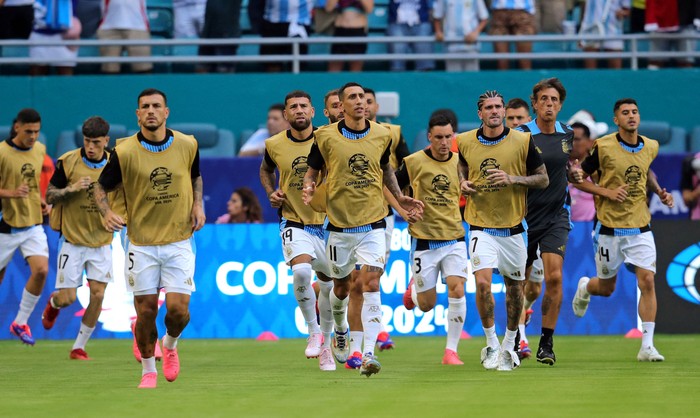 La selección argentina en el Hard Rock Stadium de Miami, Florida, el 29 de junio. · Foto: Chris Arjoon, AFP